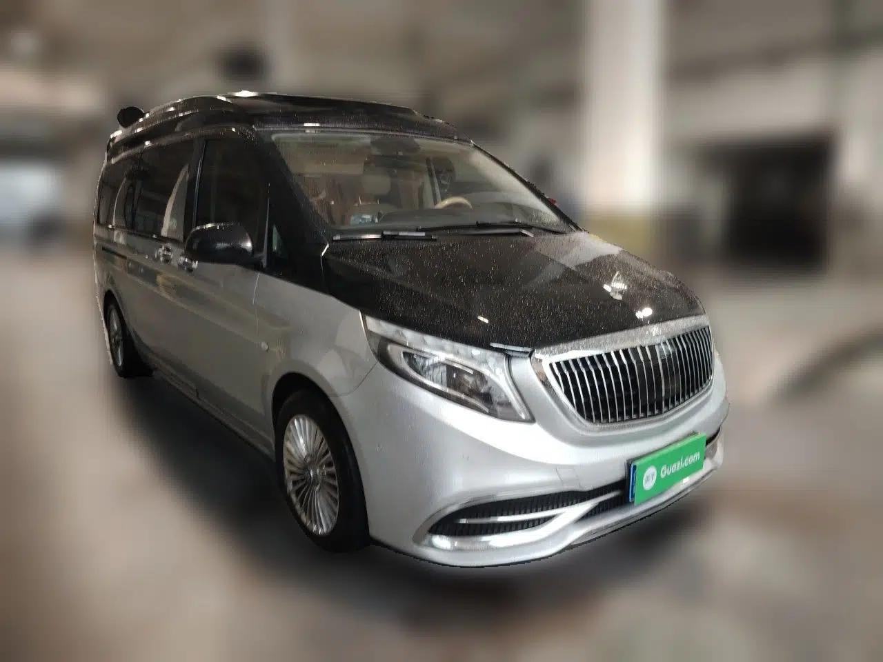 Mercedes-Benz V-Class Mercedes-Benz V-Class business-class conversion, 2021 model, 2.0T automatic, 7 seats. — миниатюра 3
