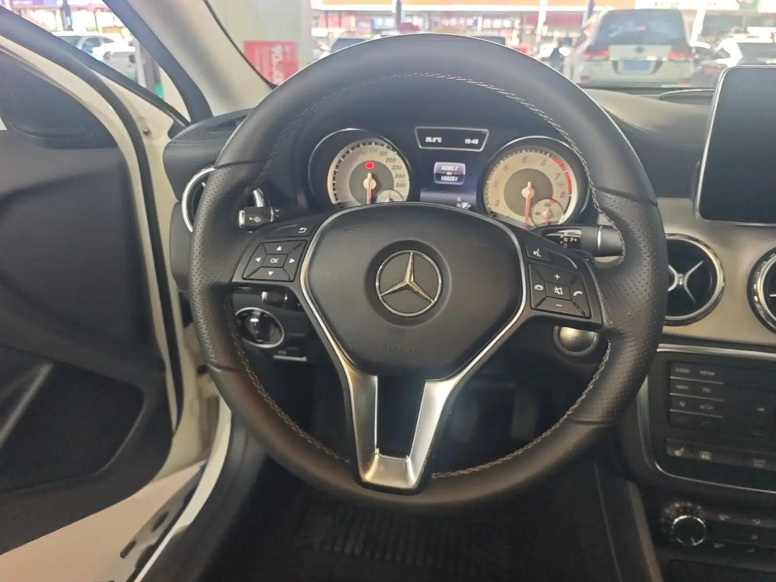 Mercedes-Benz GLA 2016 GLA 220 4MATIC Fashion Edition — миниатюра 18