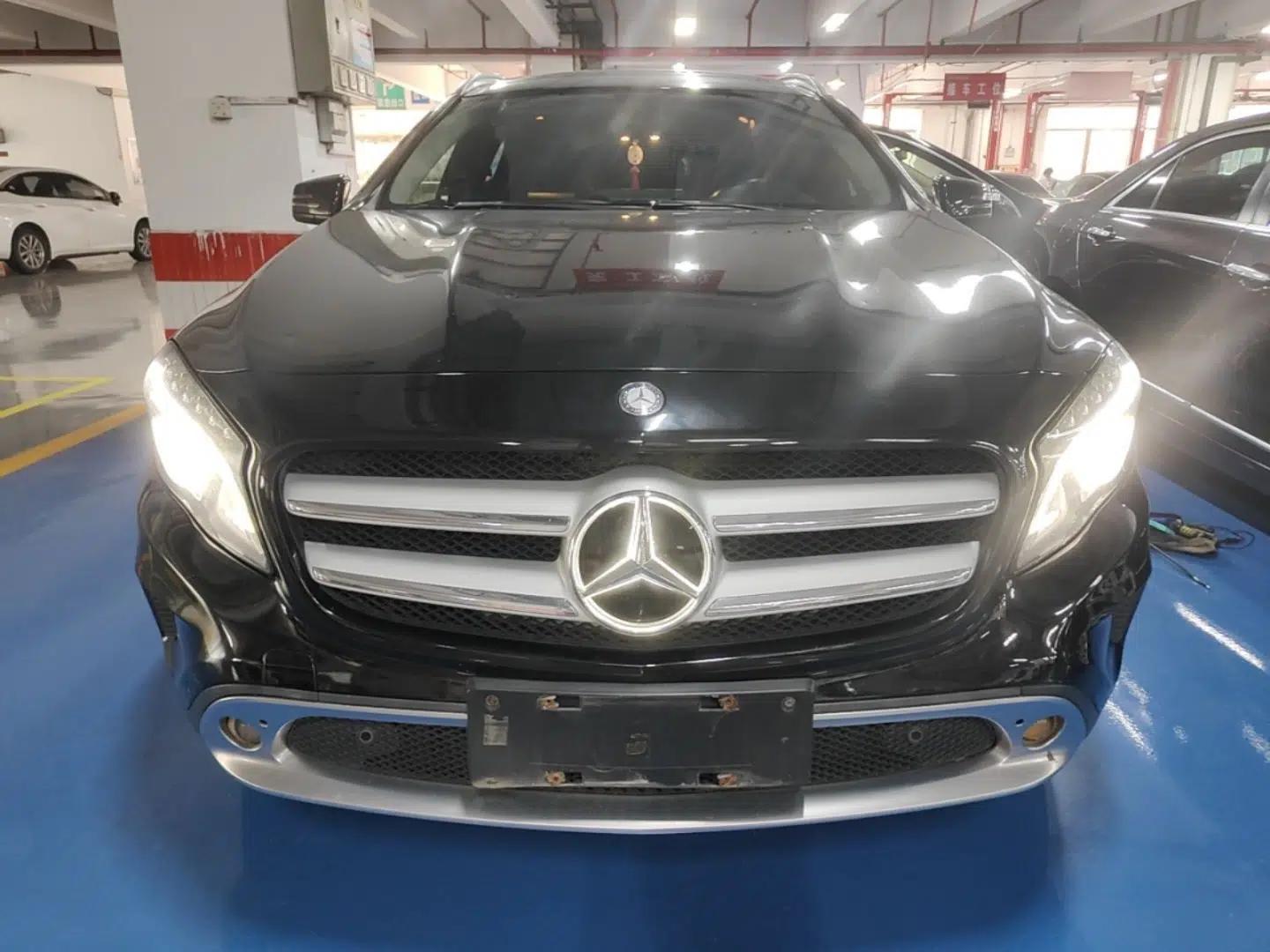Mercedes-Benz GLA 2015 GLA 220 4MATIC Luxury Model — миниатюра 2