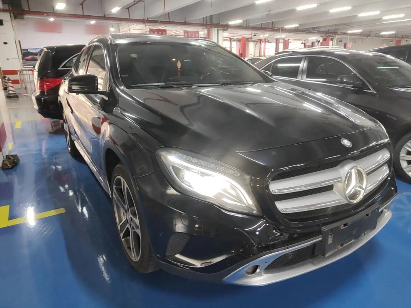 Mercedes-Benz GLA 2015 GLA 220 4MATIC Luxury Model — миниатюра 3
