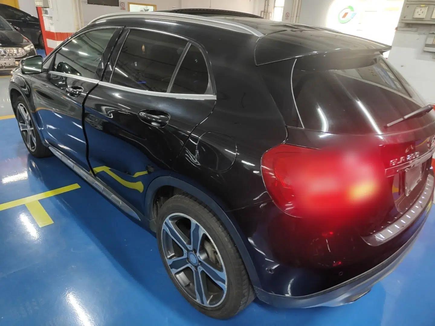 Mercedes-Benz GLA 2015 GLA 220 4MATIC Luxury Model — миниатюра 4