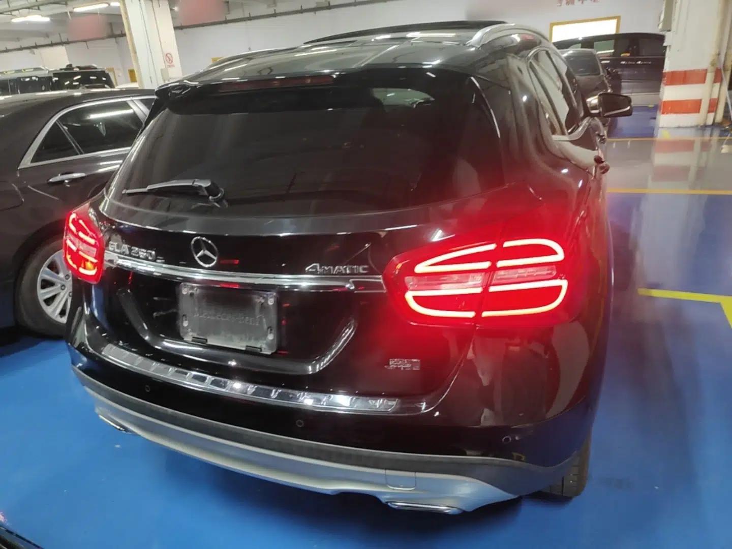 Mercedes-Benz GLA 2015 GLA 220 4MATIC Luxury Model — миниатюра 5