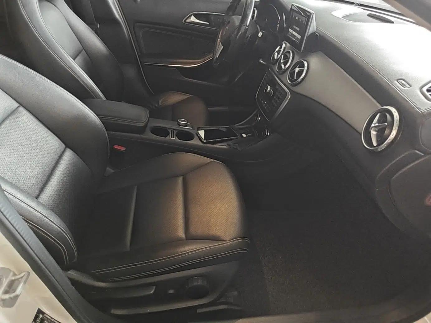 Mercedes-Benz GLA 2015 GLA 200 Fashion Model — миниатюра 19