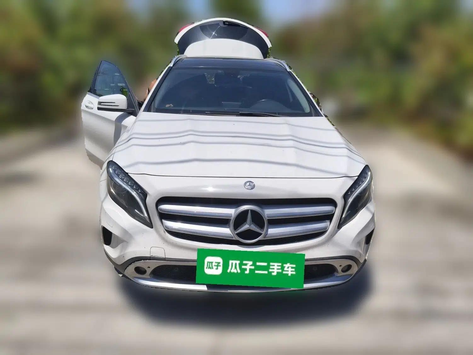 Mercedes-Benz GLA 2015 GLA 220 4MATIC Fashion Model — миниатюра 2