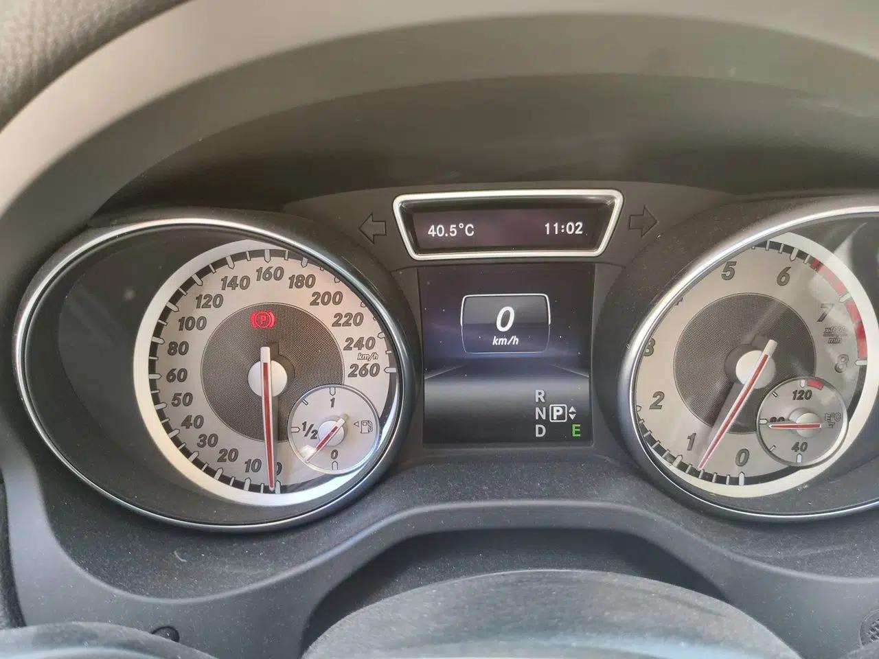 Mercedes-Benz GLA 2015 GLA 220 4MATIC Fashion Model — миниатюра 11