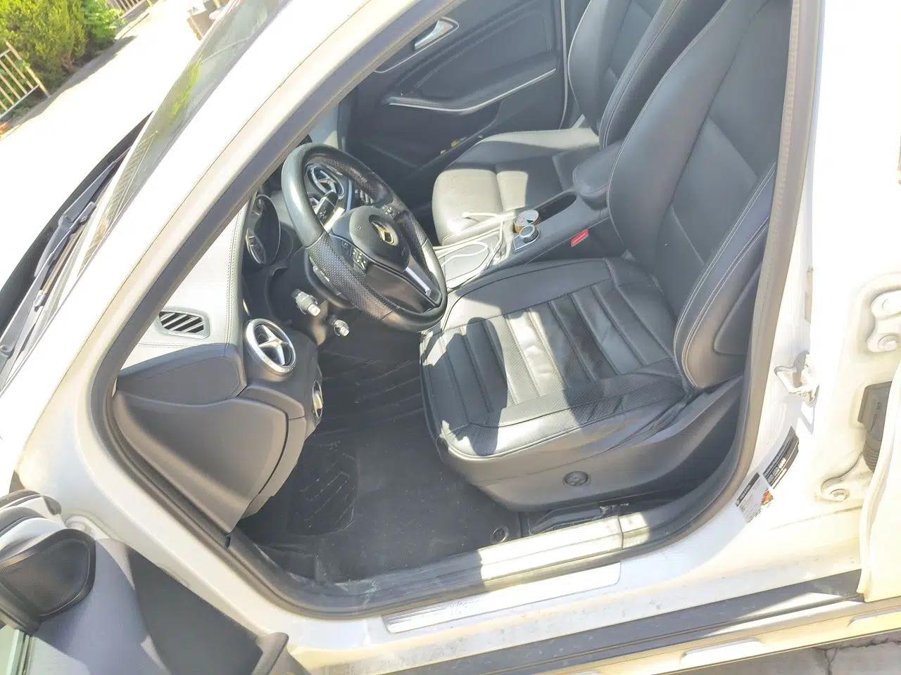 Mercedes-Benz GLA 2015 GLA 220 4MATIC Fashion Model — миниатюра 15