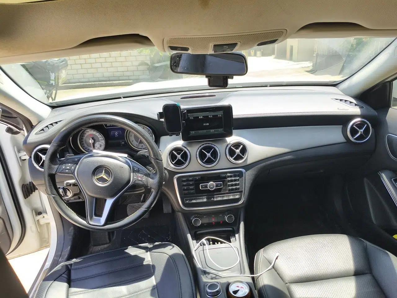 Mercedes-Benz GLA 2015 GLA 220 4MATIC Fashion Model — миниатюра 9