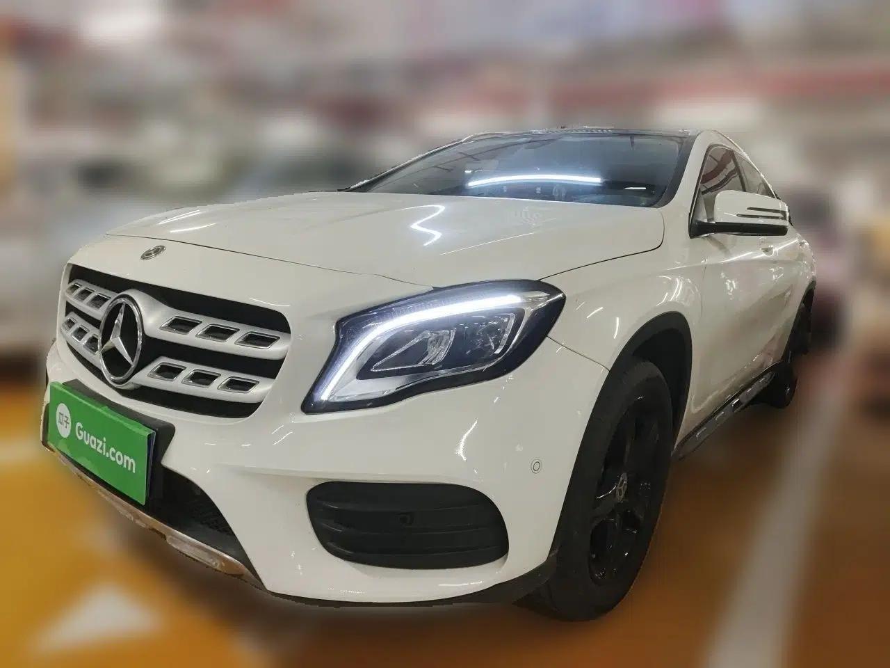 Mercedes-Benz GLA 2019 GLA 200 Fashion Model — миниатюра 1
