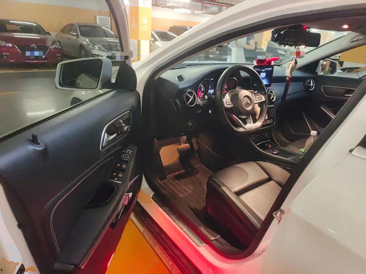 Mercedes-Benz GLA 2019 GLA 200 Fashion Model — миниатюра 16