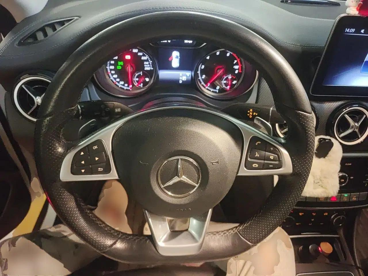 Mercedes-Benz GLA 2019 GLA 200 Fashion Model — миниатюра 10