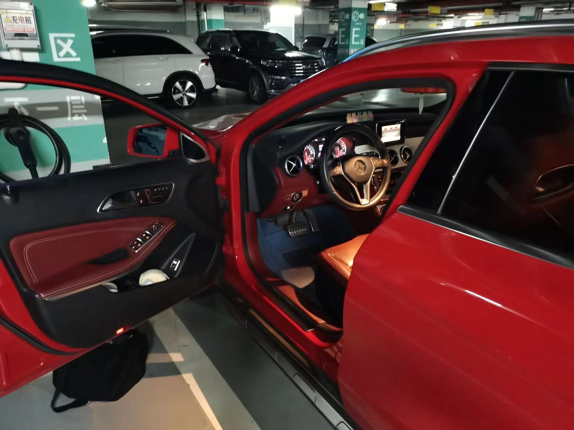 Mercedes-Benz GLA 2015 GLA 200 Fashion Model — миниатюра 16