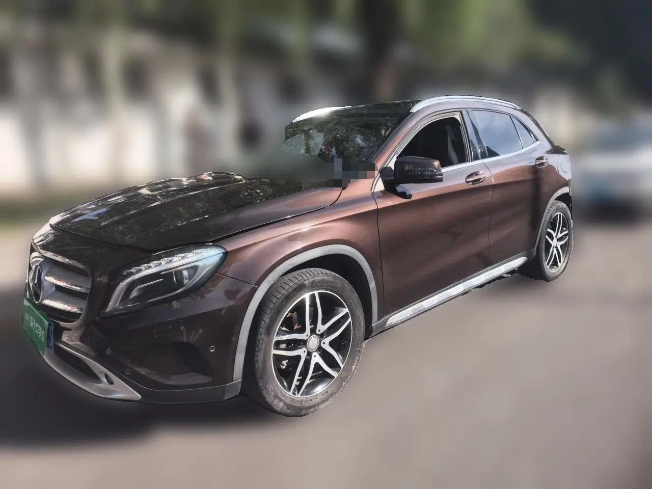 Mercedes-Benz GLA 2015 GLA 200 Fashion Model — миниатюра 1