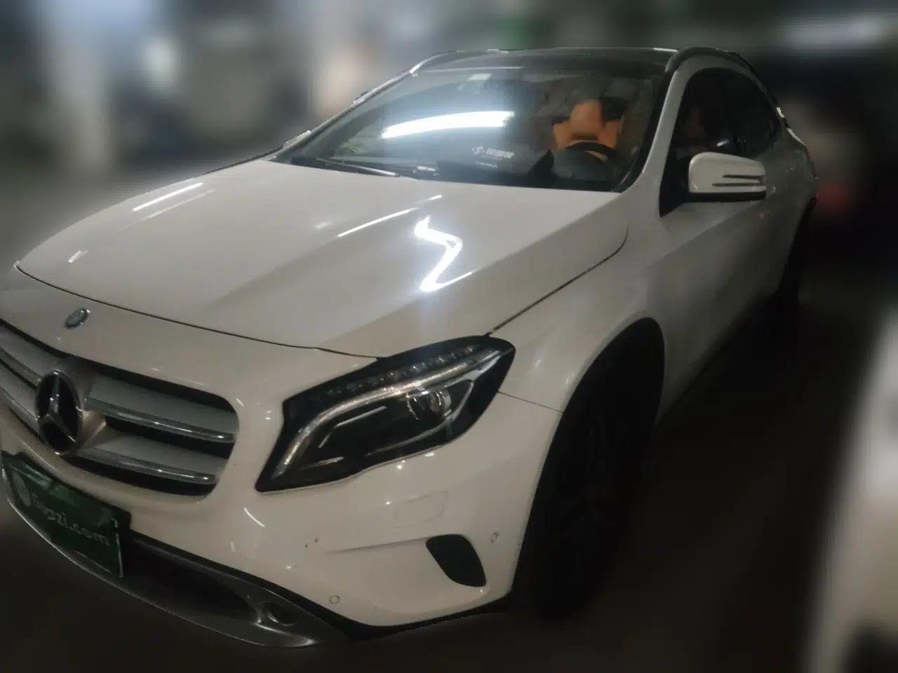 Mercedes-Benz GLA 2015 GLA 220 4MATIC Fashion Model — миниатюра 1