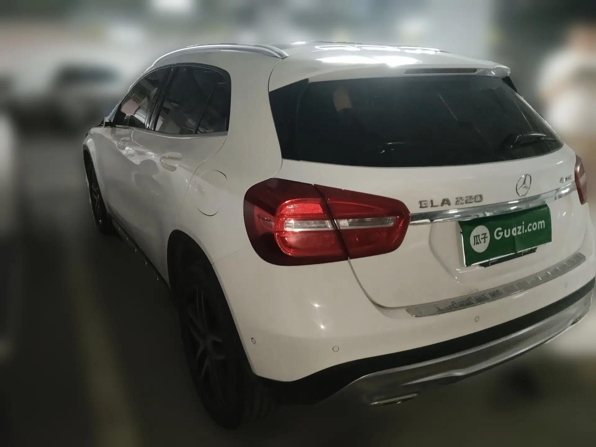 Mercedes-Benz GLA 2015 GLA 220 4MATIC Fashion Model — миниатюра 4