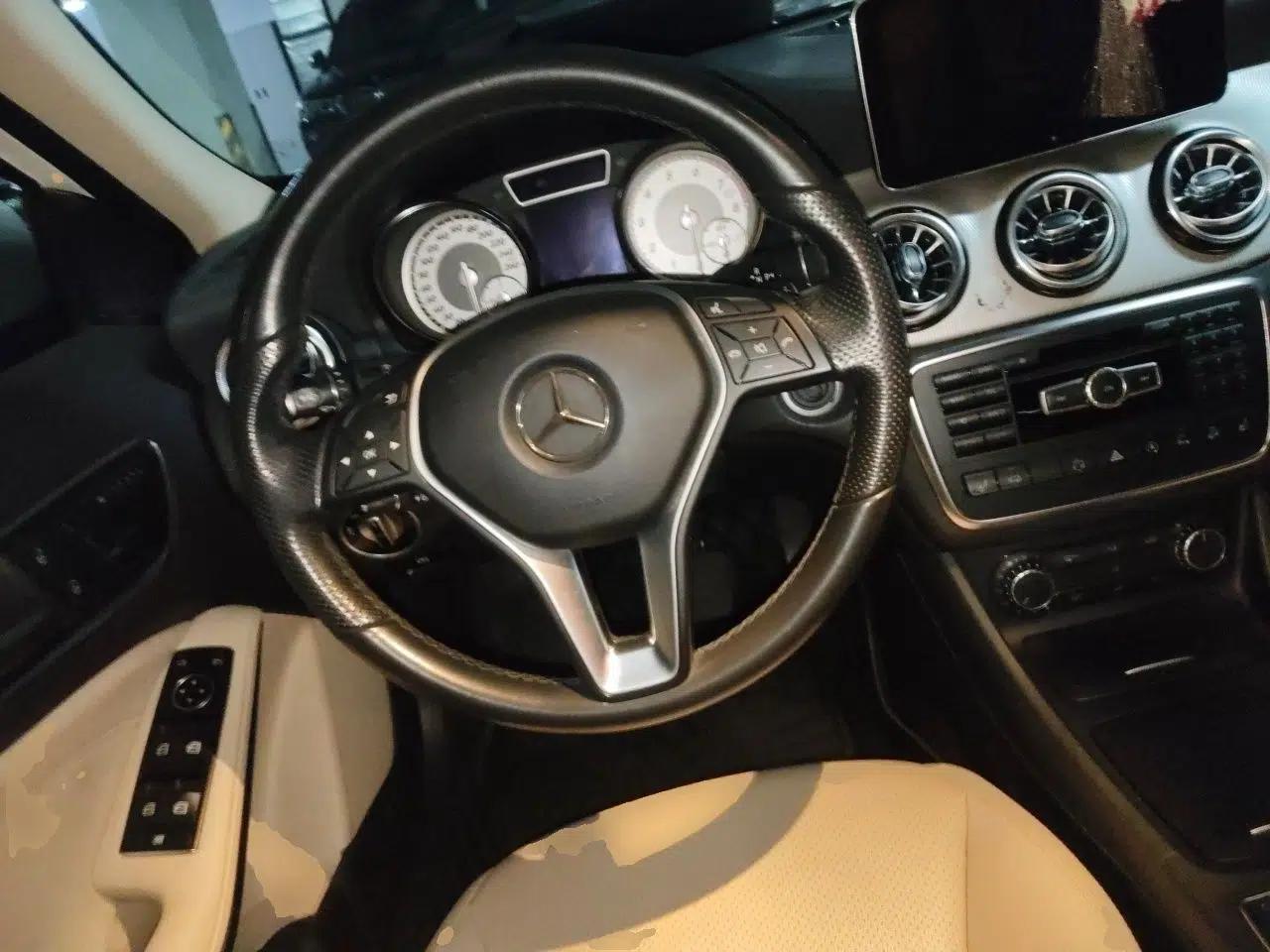 Mercedes-Benz GLA 2015 GLA 220 4MATIC Fashion Model — миниатюра 10
