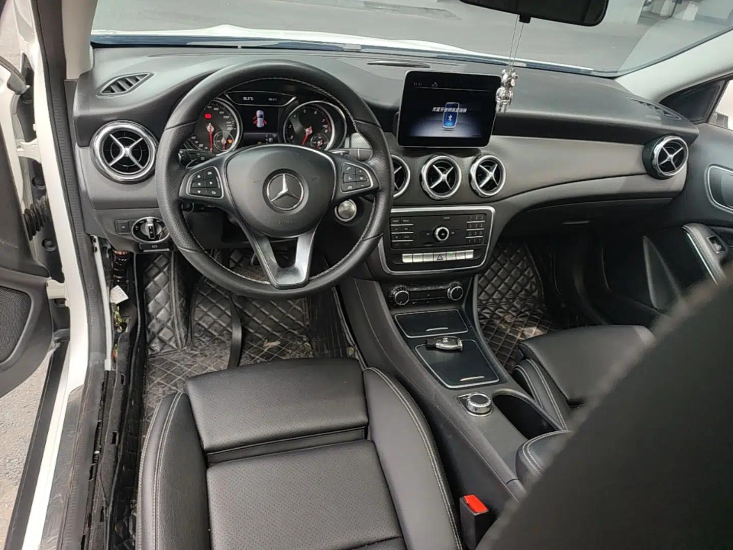 Mercedes-Benz GLA 2018 GLA 200 Sport Edition — миниатюра 12