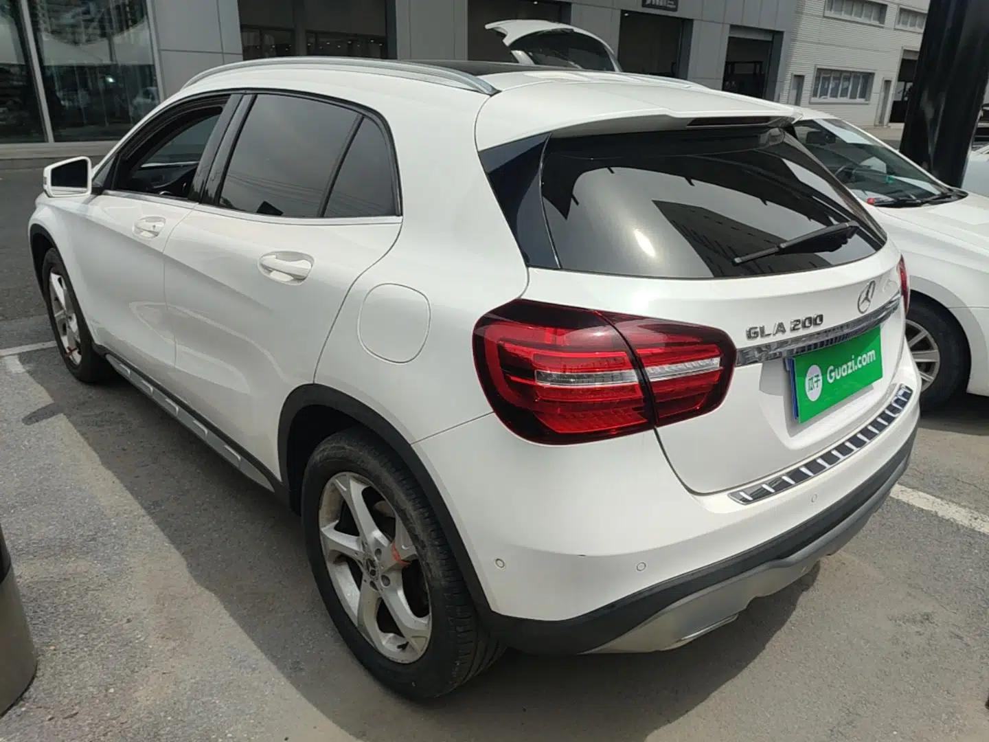 Mercedes-Benz GLA 2018 GLA 200 Sport Edition — миниатюра 4