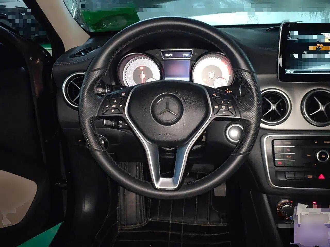 Mercedes-Benz GLA 2016 GLA 200 Fashion Model — миниатюра 10