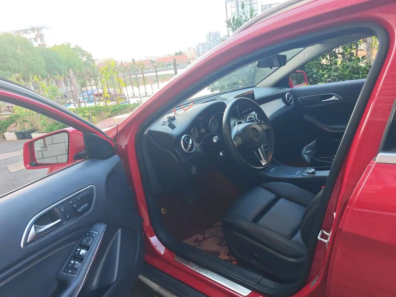 Mercedes-Benz GLA 2016 GLA 200 Fashion Model — миниатюра 16