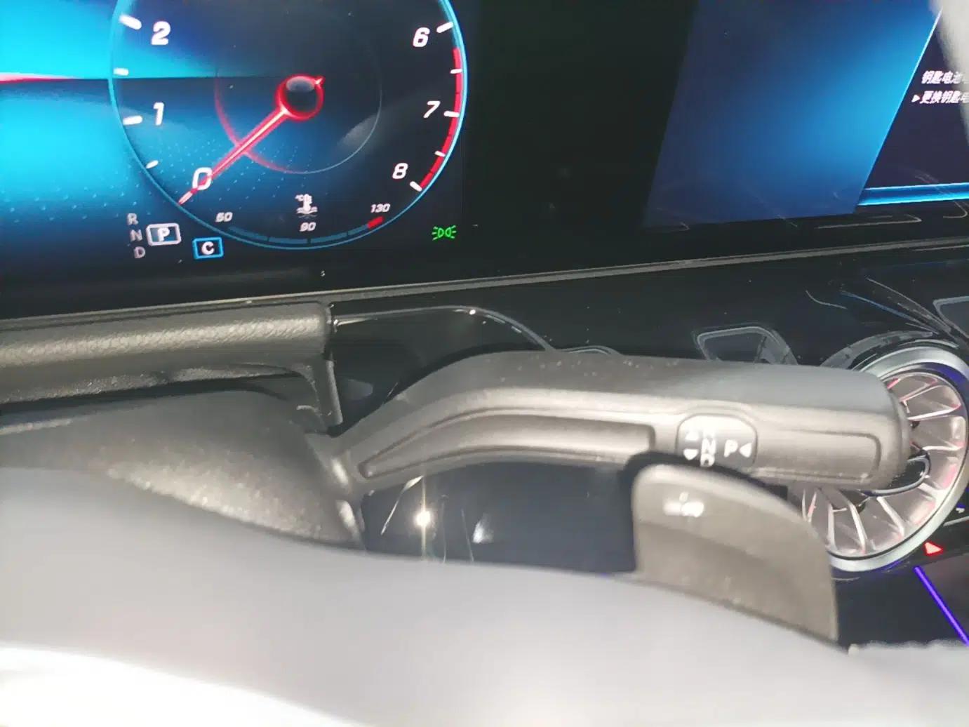 Mercedes-Benz GLA 2022 Facelifted GLA 200 — миниатюра 26