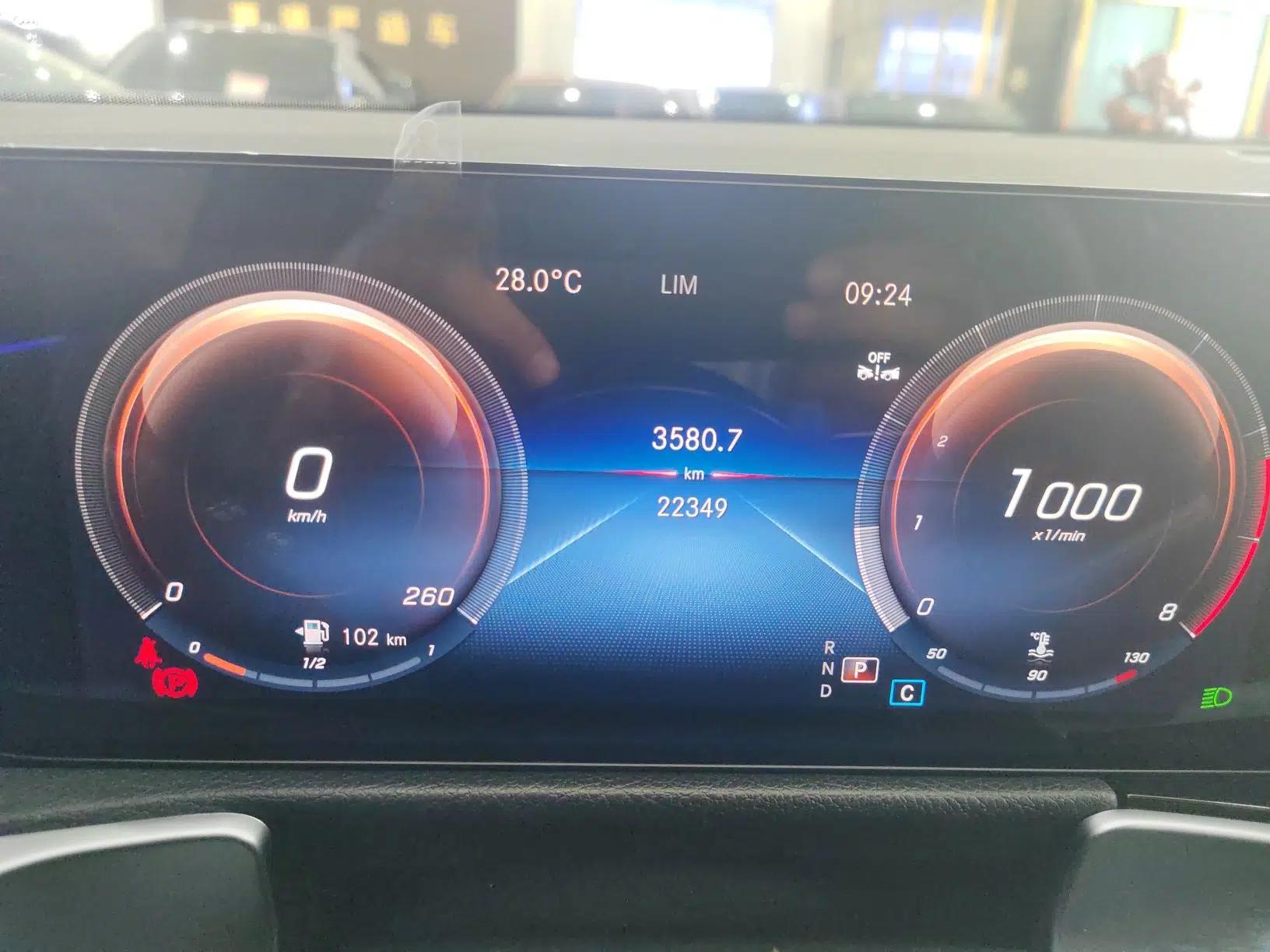 Mercedes-Benz GLB 2023 GLB 200 Dynamic Edition — миниатюра 9