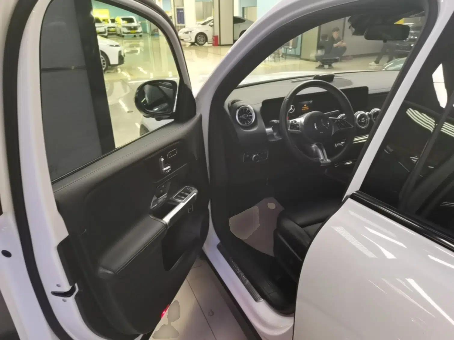 Mercedes-Benz GLB 2024 GLB 220 4MATIC — миниатюра 18