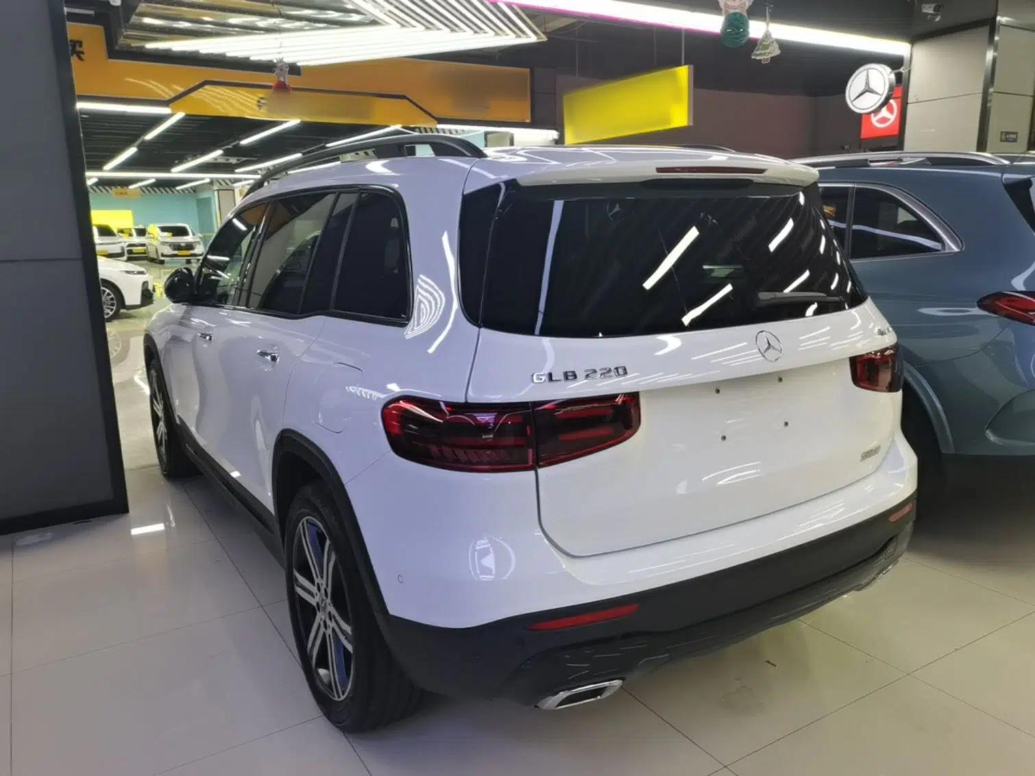Mercedes-Benz GLB 2024 GLB 220 4MATIC — миниатюра 4
