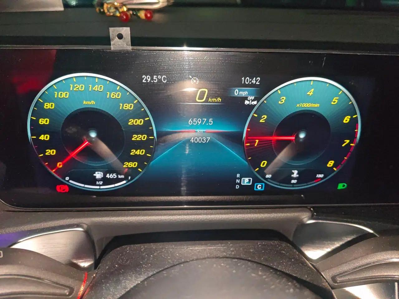 Mercedes-Benz GLB 2023 GLB 220 Fashion Model — миниатюра 12