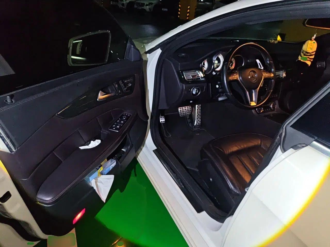 Mercedes-Benz CLS 2012 CLS 300 CGI — миниатюра 16