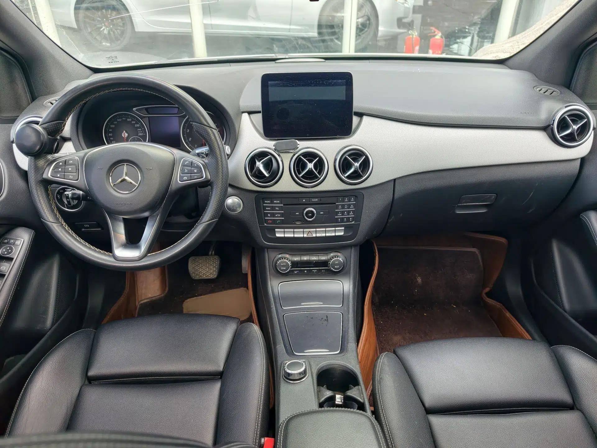 Mercedes-Benz B-Class 2017 B 200 Fashion Model — миниатюра 18
