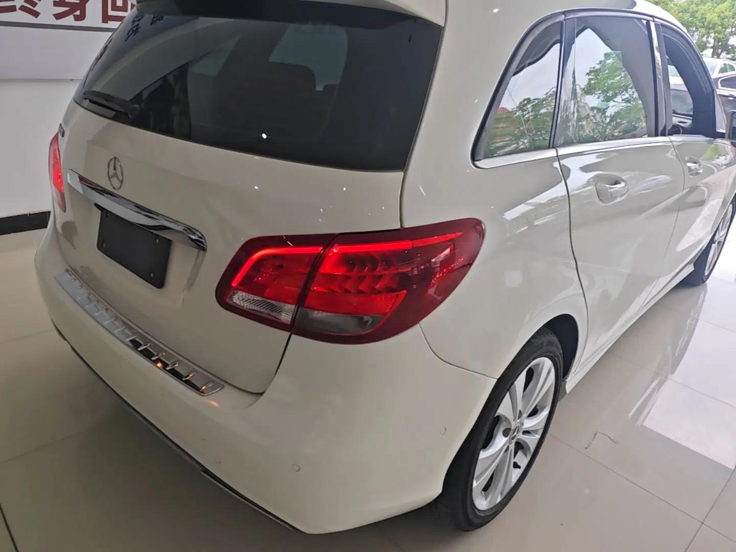 Mercedes-Benz B-Class 2017 B 200 Sport Edition — миниатюра 14