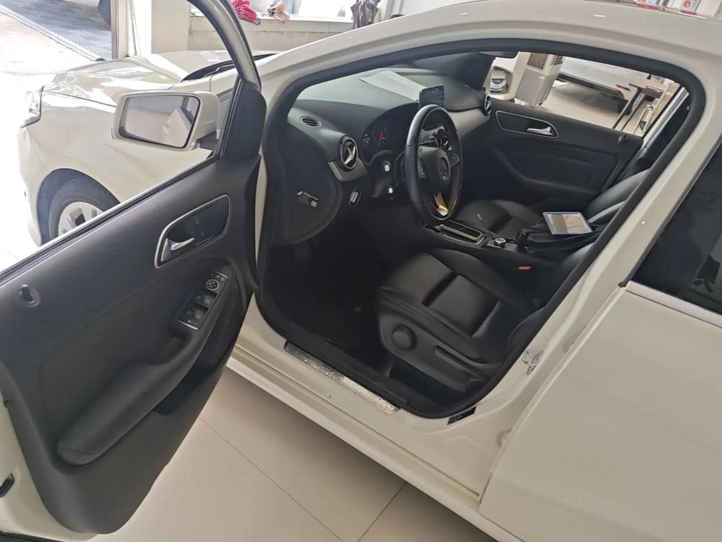 Mercedes-Benz B-Class 2017 B 200 Sport Edition — миниатюра 23