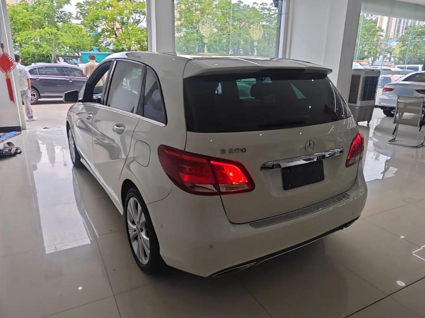 Mercedes-Benz B-Class 2017 B 200 Sport Edition — миниатюра 4