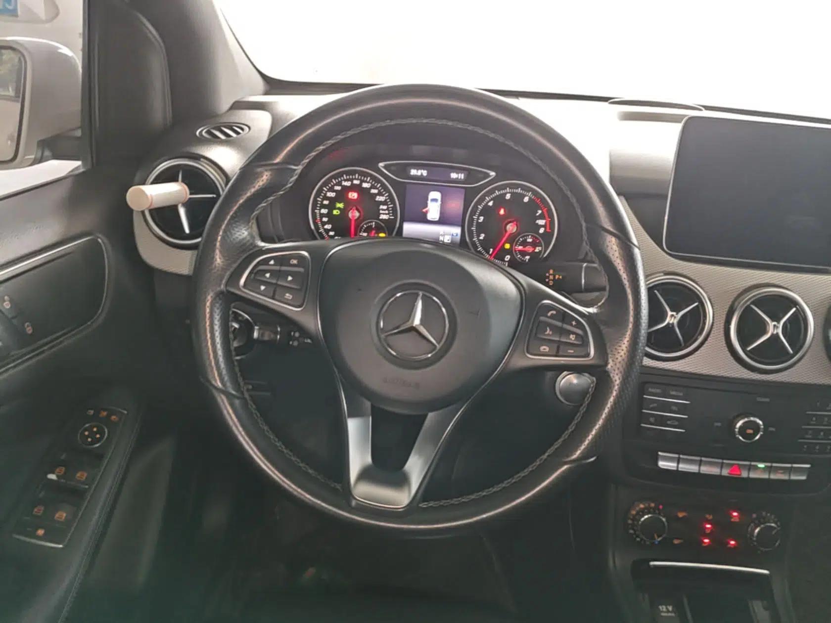 Mercedes-Benz B-Class 2018 B 200 Sport Edition — миниатюра 13