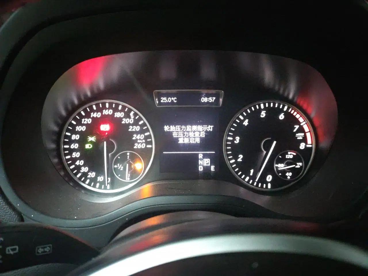 Mercedes-Benz B-Class 2012 B 180 — миниатюра 11