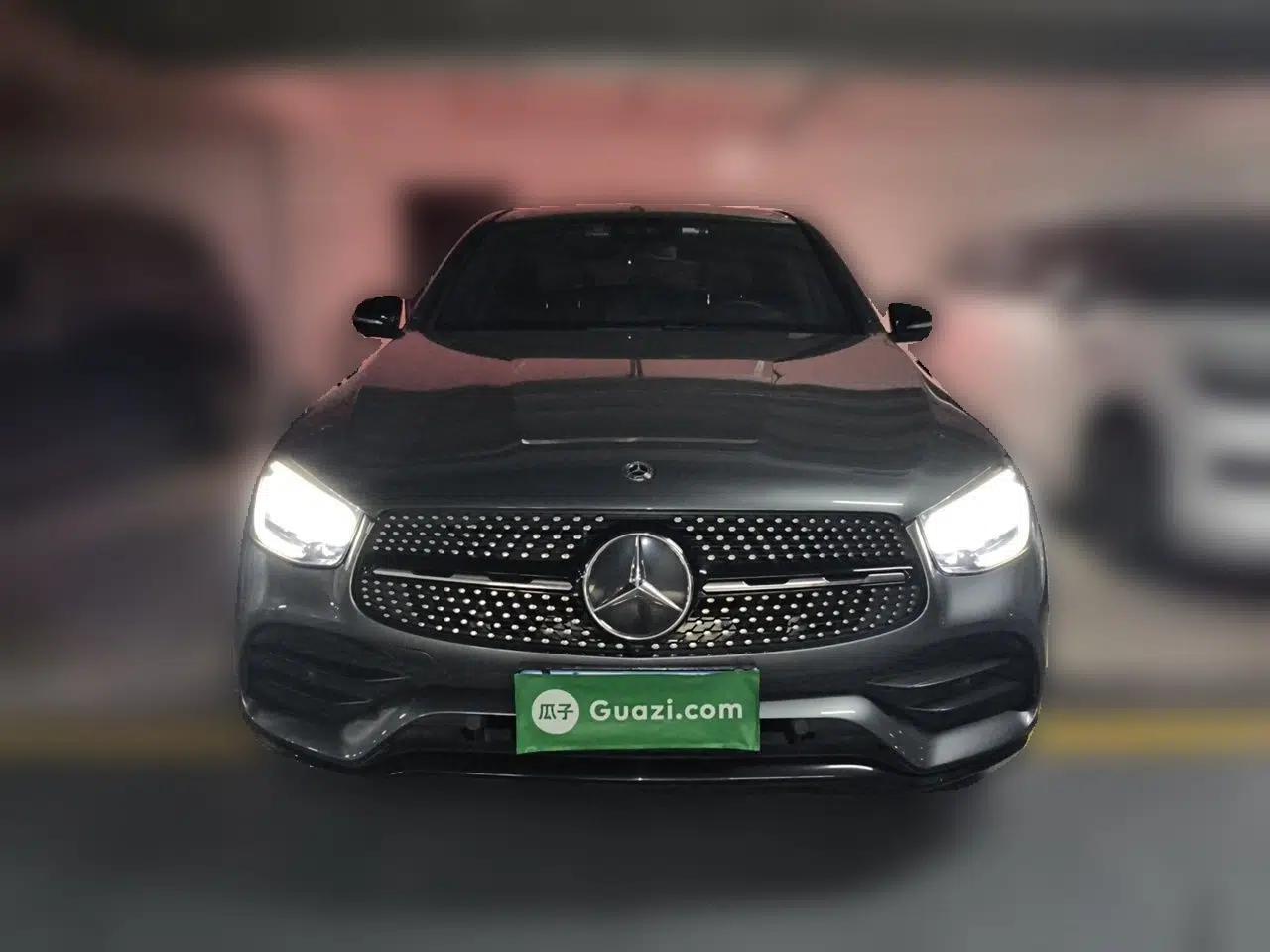 Mercedes-Benz GLC Coupe 2020 GLC 300 4MATIC Coupe SUV — миниатюра 2