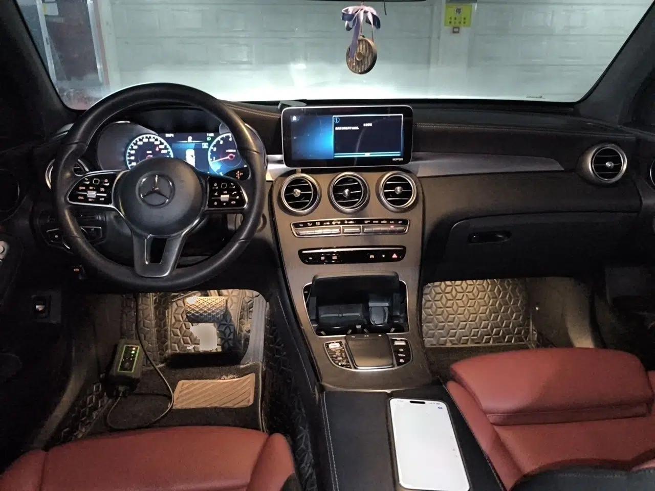 Mercedes-Benz GLC Coupe 2020 GLC 300 4MATIC Coupe SUV — миниатюра 9