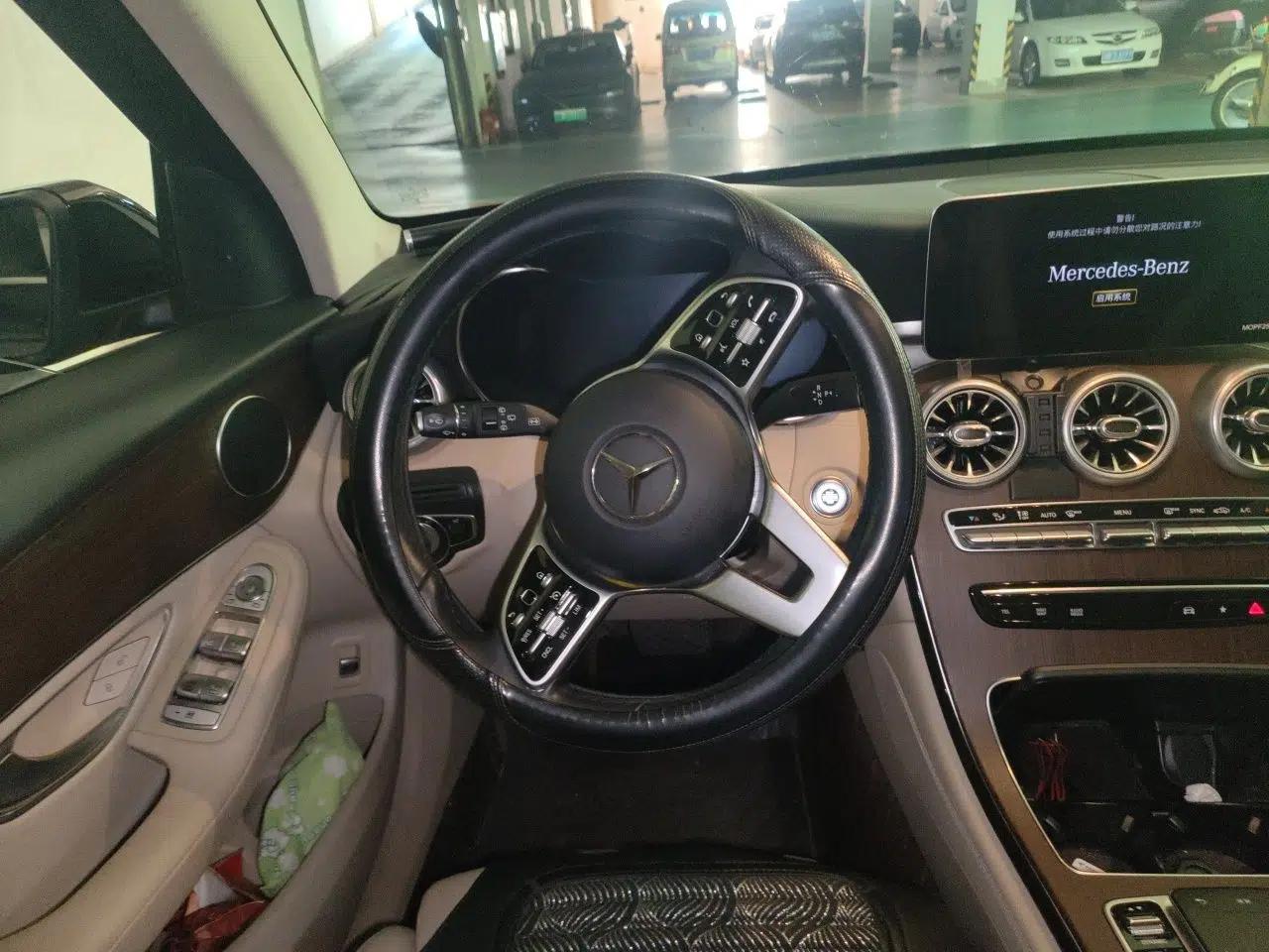 Mercedes-Benz GLC Coupe Mercedes-Benz GLC 300, 2.0-liter engine, 190 hp, automatic transmission, 5 seats, registered on May 22, 2023. — миниатюра 10