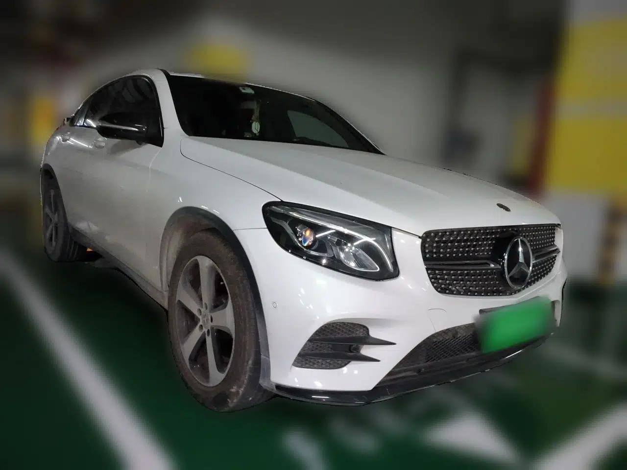 Mercedes-Benz GLC Coupe 2018 GLC 200 4MATIC Coupe SUV — миниатюра 3