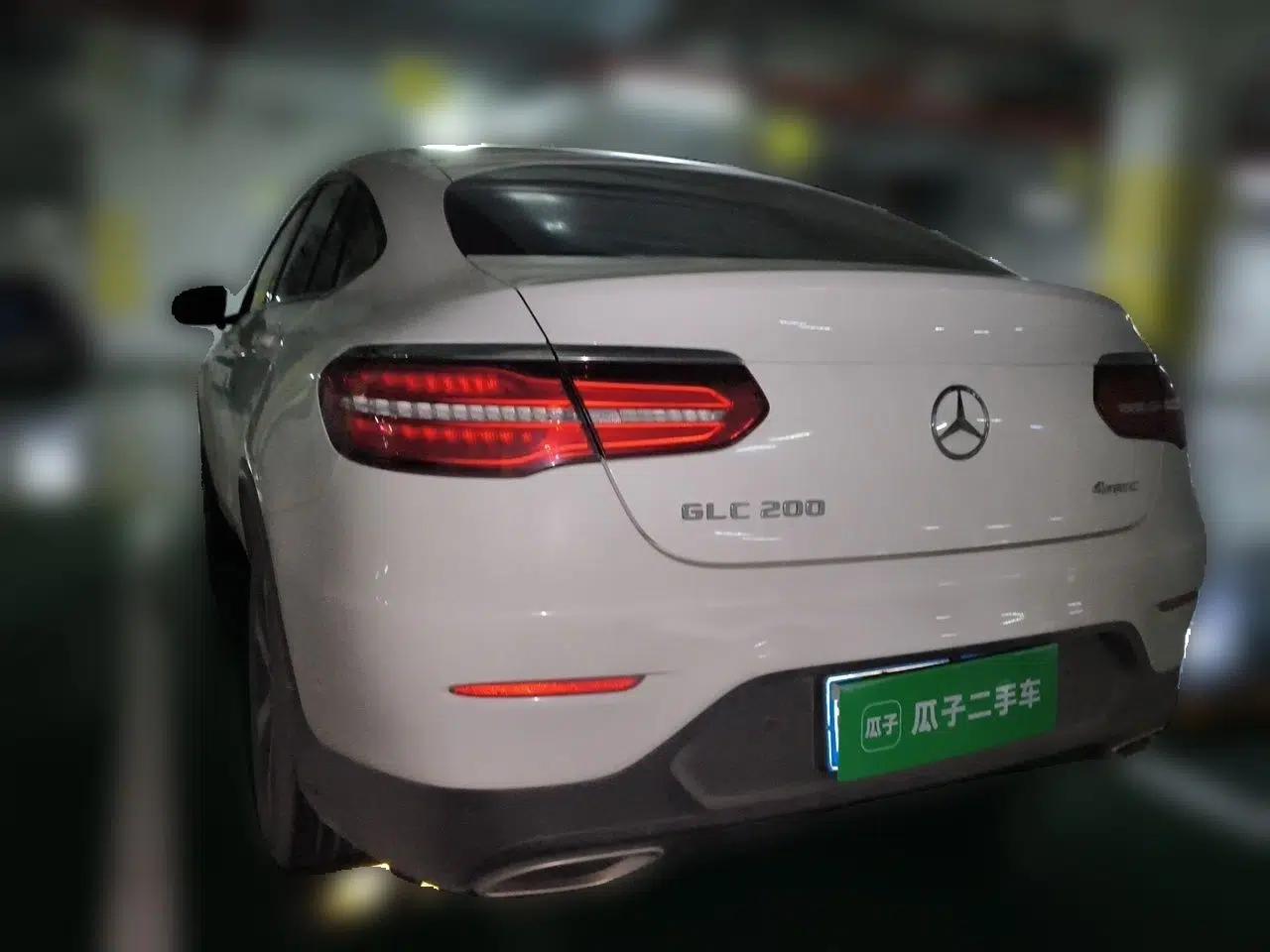Mercedes-Benz GLC Coupe 2018 GLC 200 4MATIC Coupe SUV — миниатюра 4