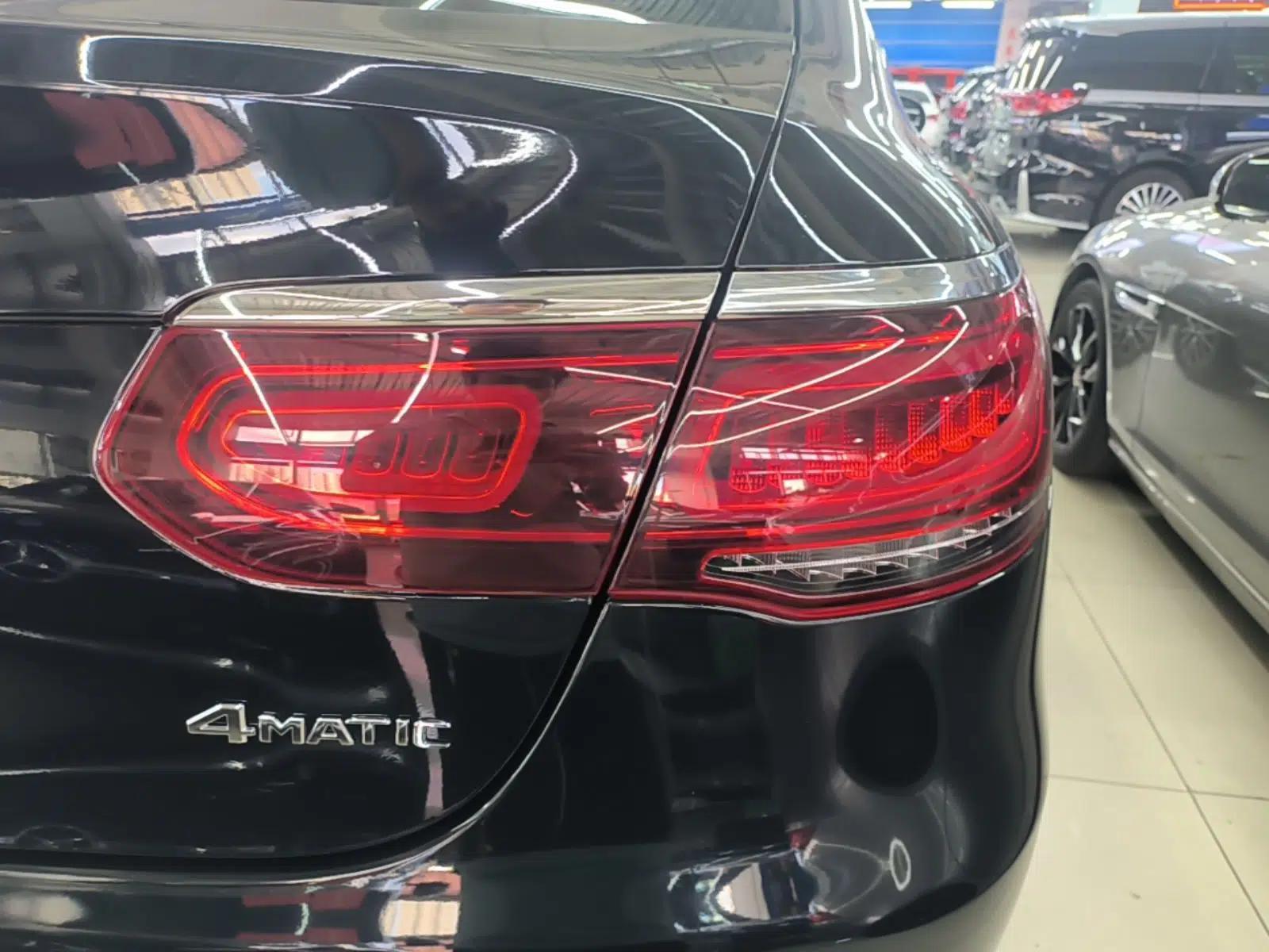 Mercedes-Benz GLC Coupe 2020 GLC 300 4MATIC Coupe SUV — миниатюра 9