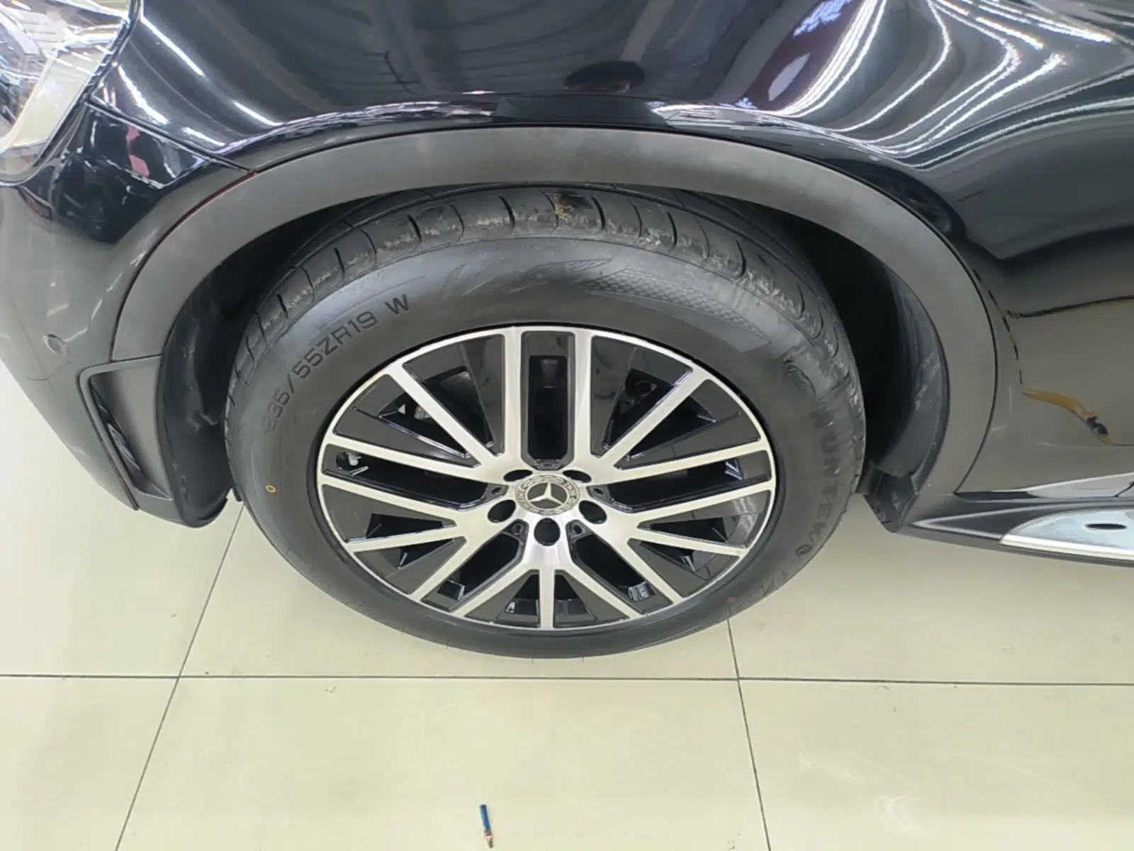 Mercedes-Benz GLC Coupe 2020 GLC 300 4MATIC Coupe SUV — миниатюра 10