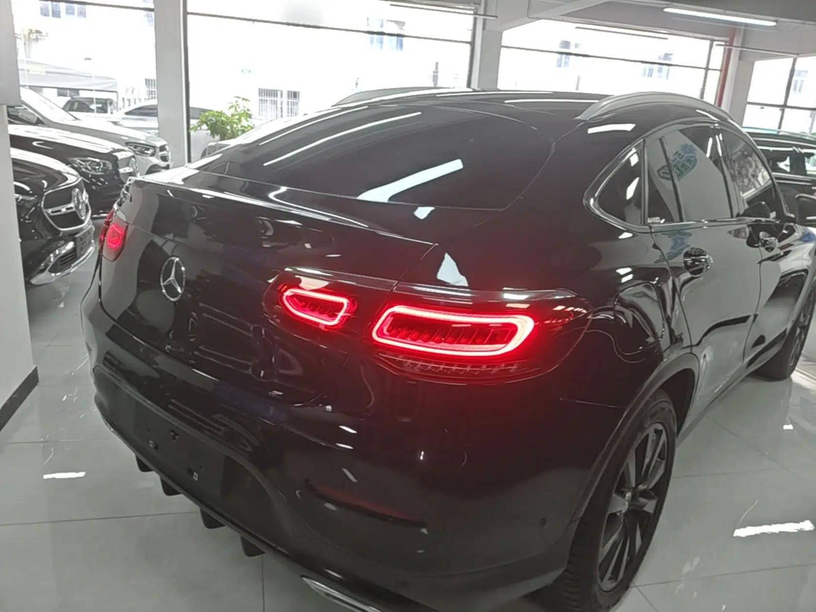 Mercedes-Benz GLC Coupe 2021 GLC 260 4MATIC Coupe SUV — миниатюра 6