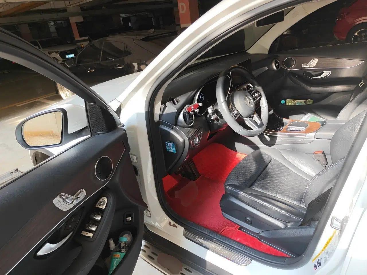 Mercedes-Benz GLC Coupe 2020 GLC 300 4MATIC Coupe SUV — миниатюра 16