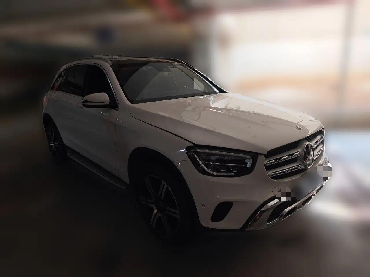 Mercedes-Benz GLC Coupe 2020 GLC 300 4MATIC Coupe SUV — миниатюра 3
