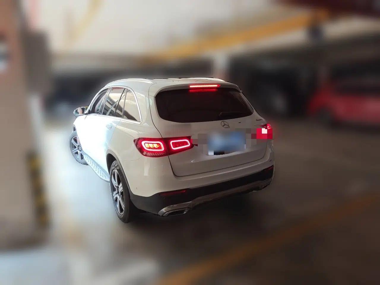 Mercedes-Benz GLC Coupe 2020 GLC 300 4MATIC Coupe SUV — миниатюра 4