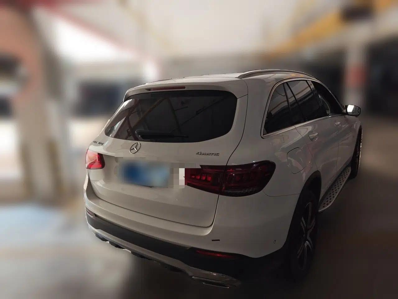 Mercedes-Benz GLC Coupe 2020 GLC 300 4MATIC Coupe SUV — миниатюра 6