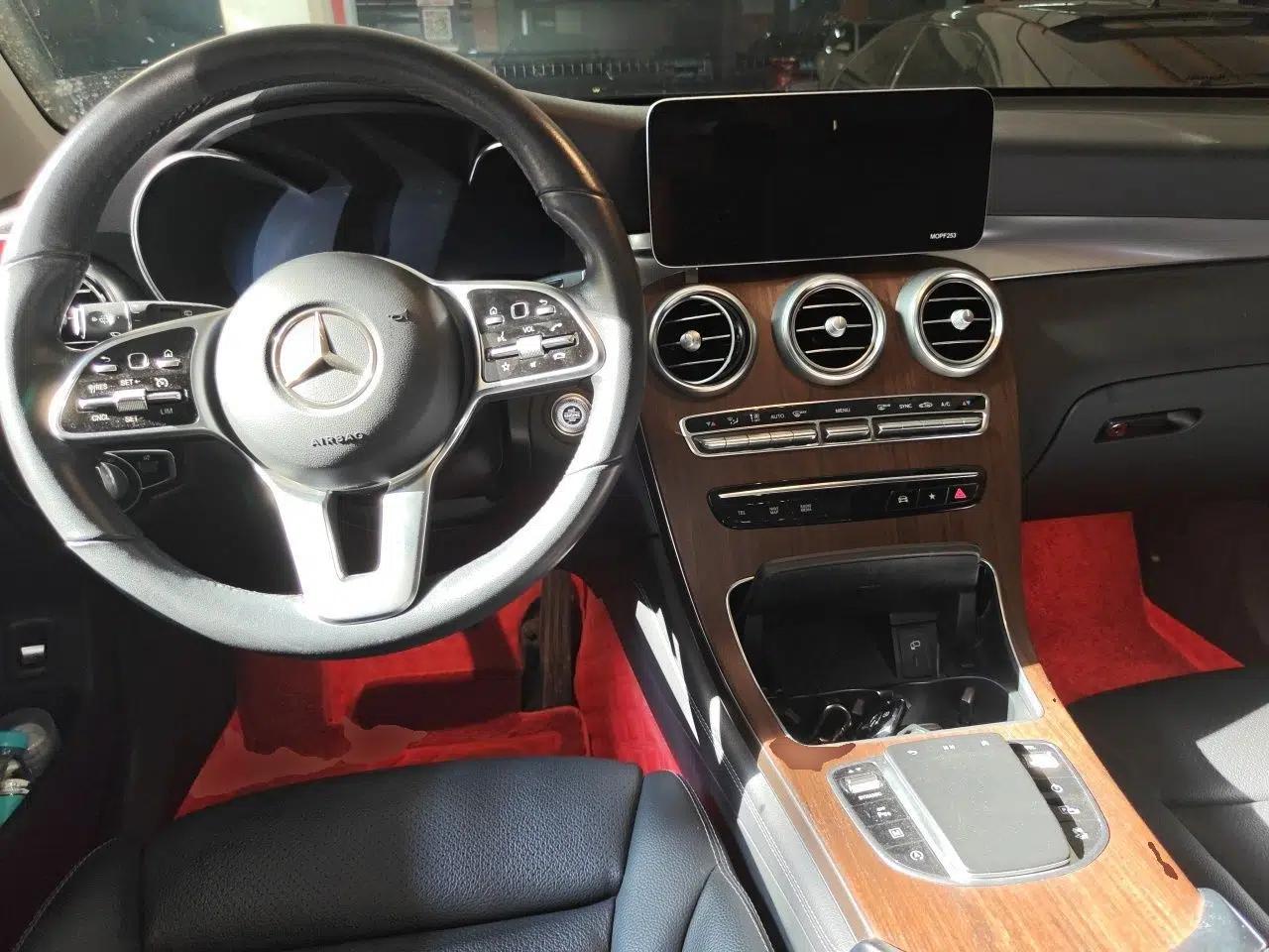 Mercedes-Benz GLC Coupe 2020 GLC 300 4MATIC Coupe SUV — миниатюра 9