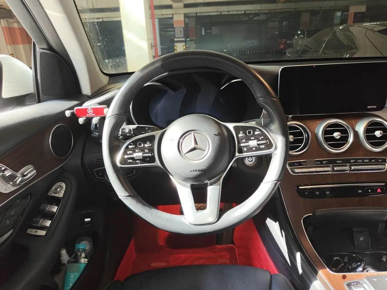 Mercedes-Benz GLC Coupe 2020 GLC 300 4MATIC Coupe SUV — миниатюра 10
