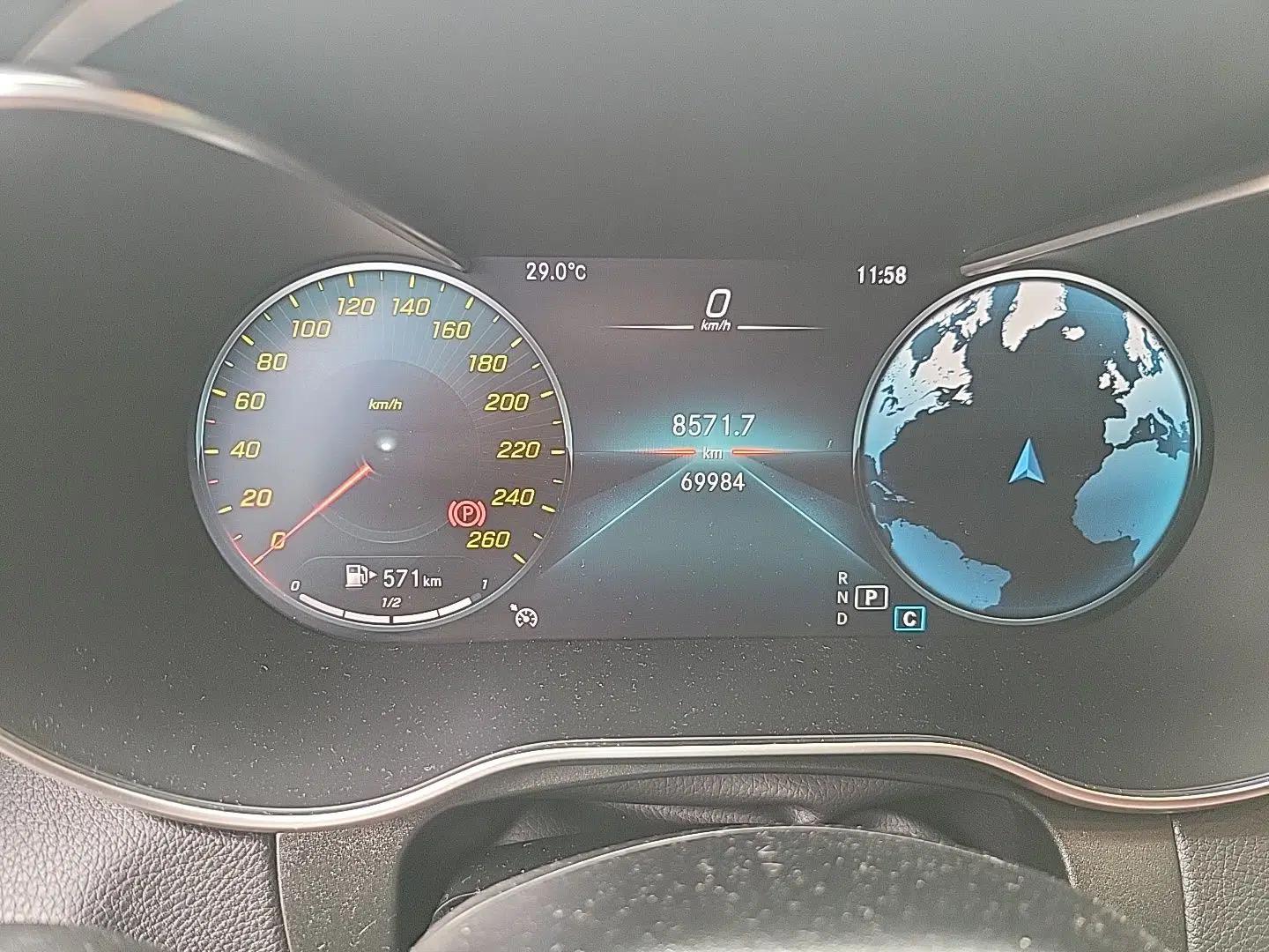 Mercedes-Benz GLC Coupe 2021 GLC 260 4MATIC Coupe SUV — миниатюра 12
